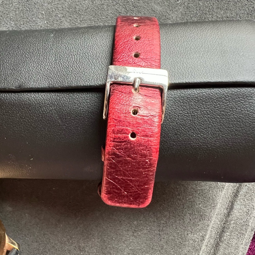 Skagen Faceted Women’s Red Leather Watch - Picture 4 of 4
